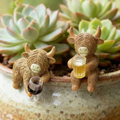 Humorous Highland Bull Resin Home Decoration With Beverage Cup, Brightly Colored And Durable Indoor And Outdoor Ornaments Suitable For Flower Pots, Gardens, Aquariums, Homes And Offices, Highland Bull Sculpture.