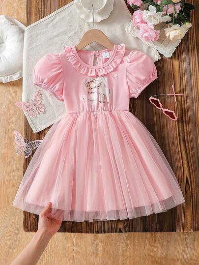 Đầm mùa hè ngọt ngào cho bé gái, cổ bèo tay phồng, in hình hoạt hình, đầm lưới thanh lịch, thời trang thường ngày, thích hợp cho tiệc tùng, mặc hàng ngày và các sự kiện khiêu vũ.