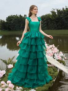 Faeriesty Elegante vestido de noche de mujer con tirantes anchos y volantes - Vestido con capas elegante con llamativos tirantes de hombro, encantadores acentos de lazo, falda de múltiples capas dramática, perfecto para fiestas, banquetes, bodas, bailes de graduación y eventos de gala de primavera - Verde Oscuro - Ver 8