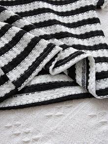 2pcs Baby Girls' Summer New V-Neck Short Sleeve Striped Top With Bow Decor And Casual Sports Shorts Set, Suitable For Outdoor Wear - Black and White - View 10