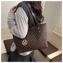 Women's Large Capacity Tote Bag With All-Over M Monogram,  Shoulder Bag For Work & Daily Use, Elegant PU Leather Handbag With Gold Pendant - 咖啡棕 - 查看 4