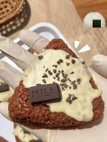 1个巧克力蛋糕造型挤压减压玩具，Melojoy品牌，可爱，Pocchacco，Melojoy挤压玩具，柔软可挤压 - 彩色 - 查看 10