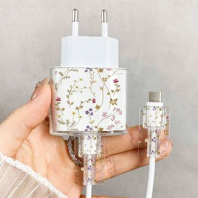 Estuche protector transparente con borla y flor a prueba de golpes (adecuado para 20W), compatible con el adaptador europeo 13/14/15, juego de protector de cargador 20W con protector de cable, protector de enchufe UE transparente, protector de cable, accesorios de cargador, regalo para mujeres