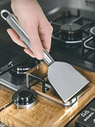 多功能刮刀，多用途清洁刮刀，金属铲，多功能厨房排气扇油渍锅底清洁刀，可去除顽固污垢和霜冻，水泥刮刀，墙面装饰刮刀，瓷砖缝隙刮刀，符合人体工程学的手柄 - 适用于玻璃、地板、冰箱、炉灶等多种表面 - 去除顽固污渍、霜冻和油脂 - 家用和厨房清洁用品，结构坚固，品质优良，家居维护（款式随机）