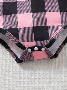 2 piezas Conjunto de niña bebé de mono con estampado a cuadros y volantes en las mangas + falda con bordado de corazón, para uso diario, primavera/verano - Rosa - Ver 6