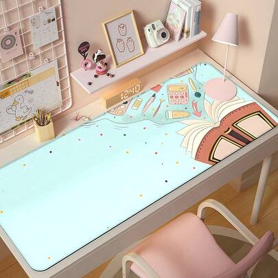 وسادة فأرة حيوية، مصممة بأقلام ملونة وكتب وأقلام شمع، تتميز بقاعدة مطاطية مانعة للانزلاق. هذه البساط المكتبي المتين من البوليستر مناسب للمكتب والألعاب.