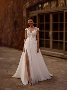 Modern Chic Cap Sleeve Lace Illusion High Slit Tulle Wedding Dress, Bridal Gown, Wedding Dresses For Bride, Elegant And Comfortable, Formal Dresses For Women, Suitable For Wedding, Party, Vacation, Bride, Formal Occasions, Dinner Dress, Prom Dress, After-Party Dress, Homecoming Dress, Cocktail Party, Birthday Party, Celebration, Gala, Festival, Ceremony - 白色 - 查看 1