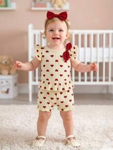 Conjunto de 2 piezas de top con estampado de corazón y shorts casuales con diadema para niñas pequeñas, conjunto de ropa dulce para niña - Albaricoque - Ver 1