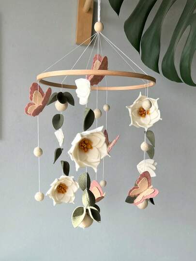 1 pieza Decoración colgante para cuna de bebé con flores, patrón de flores y mariposas de fieltro, unisex para niños y niñas, estilo bohemio, tonos neutros, adecuado como regalo de bebé o accesorio de decoración colgante
