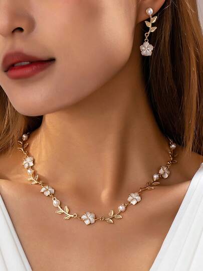 1 Set de aretes y collar elegante y exquisito con base de flor de cinco pétalos, decorado con diseño de hoja y perla, adecuado para uso diario de mujeres, vestidos, fiestas, bodas, vacaciones, regalos del Día de San Valentín y Día de la Madre