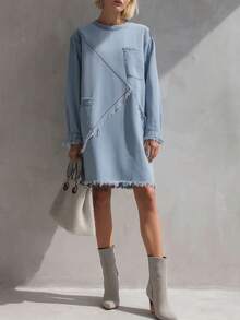 Magic Mia Women's Light Wash Frayed Trim Shift Dress - Crew Neck With Diagonal Seam Detail & Patch Pockets | Loose Relaxed Fit For Weekend Errands, Brunch Dates, Shopping Trips, Coffee Runs & Everyday Street Style (Vintage-Inspired & Versatile) For Effortless Casual Looks - Màu xanh lam - Xem 2