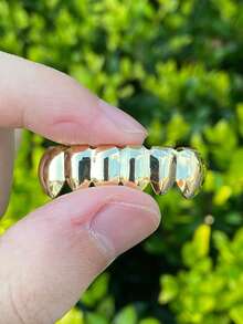 RACHELZ Classic Simple Smooth 6 Bottom Teeth Grillz Hip Hop Glossy Tooth Caps For Women Men Jewelry Daily Wearable Removable Dental Grills Cosplay Gift - Gold - View 4