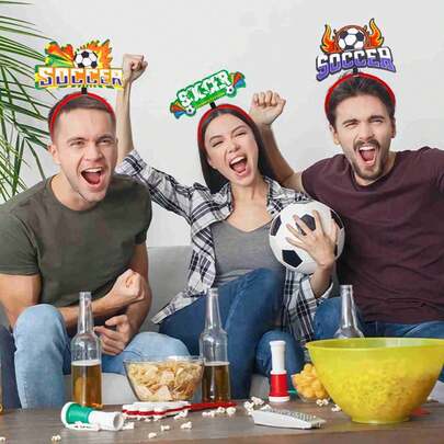 这款2026新款足球头带是热门足球主题派对的理想道具，可用于装饰和助威，营造浓厚的足球氛围。时尚吸睛的设计，款式多样，极具性价比。