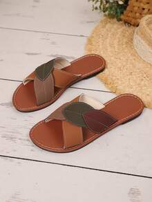 Nuevas sandalias planas de moda con elementos de diseño de hojas frescas, sandalias planas con tiras cruzadas, estilo casual dulce adecuado para paseos por el campus y picnics al aire libre, color rosa y blanco - Marrón - Ver 3