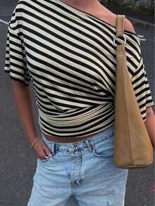 大码女装新款时尚优雅条纹露肩斜领短袖T恤，腰部褶皱设计，适合日常、海滩、校园、度假、街头休闲等夏季穿着 - 黑杏 - 查看 2