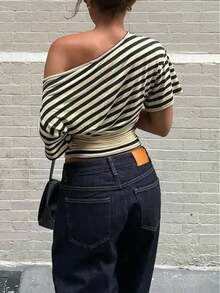 大码女装新款时尚优雅条纹露肩斜领短袖T恤，腰部褶皱设计，适合日常、海滩、校园、度假、街头休闲等夏季穿着 - 黑杏 - 查看 3