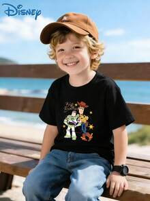 Disney Boy And Girl Casual Fashion Short-Sleeved T-Shirt, Featuring A Cartoon Character Woody And His Friends' Scene. Suitable For Party Outfits And Daily Wear. - màu đen - Xem 2