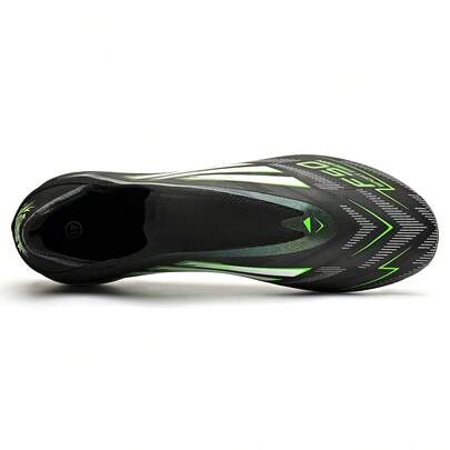 男士足球鞋适合室内人造草坪足球，男女皆宜，也适合五人制足球比赛。