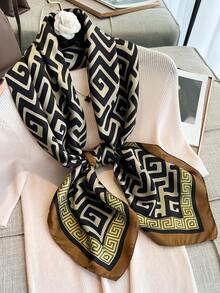 1pc Elegant Geometric Print 110cm Large Square Scarf, Lightweight Bandana Style Fashion Accessory For Women, Suitable For Spring/Summer - Black - View 2