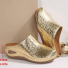 This Backless Mule Shoe Is Made Of Metallic Gold Leather Material With A Unique Texture, Perfectly Combining Fashion Charm And Daily Practicality. It Is Very Suitable For Casual Outings And Short-Distance Commuting, Easily Transitioning From Day To Night. - Gold - View 4