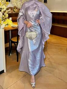 这款优雅的女士长款缎面连衣裙采用圆领和蝙蝠袖设计，并饰有闪亮的钻石链，是休闲和派对场合的理想之选。春季 - 紫色 - 查看 6