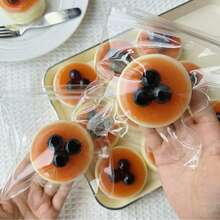 1个草莓蓝莓软奶油蛋糕造型挤压玩具，减压小玩意，节日、生日、圣诞节和派对的完美礼物 - 彩色 - 查看 6