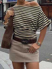 大码女装新款时尚优雅条纹露肩斜领短袖T恤，腰部褶皱设计，适合日常、海滩、校园、度假、街头休闲等夏季穿着 - 黑杏 - 查看 5