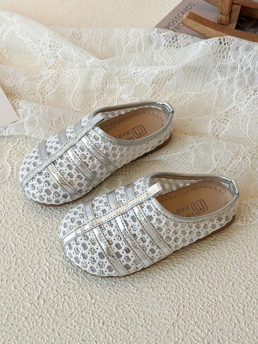 Sandal đế bằng lưới thoáng khí, chống trượt, thoải mái, mềm mại cho bé gái năm 2026. - Bạc - Xem 1