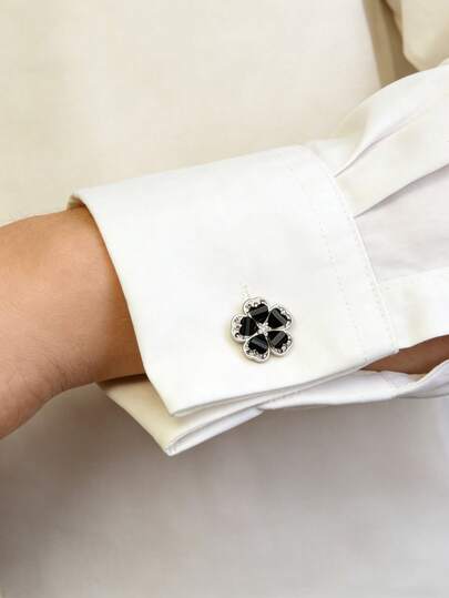 1 Pc Fashion Simple Metal Lace Flower Design Inlaid With Rhinestones Cufflinks, Ladies Brooch Cover, Fashion High-End Brooch Decoration, Turtle Clip, Clip, Tie Clip, Ladies Accessories, Ladies Party Luxury Elegant Clothing Cufflinks, Suitable For Daily Use And Wear Gift For Friends, Couple Gifts, Family Gifts