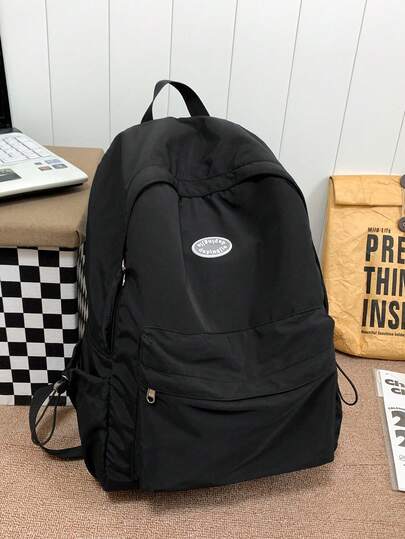 Il nuovo zainetto casual in nylon di colore unito è adatto per studenti delle scuole elementari, lezioni e zaini da uomo e donna. È leggero, traspirante, resistente all'usura e all'acqua per brevi escursioni all'aperto. La tasca sul retro dello zaino ha una chiusura con cerniera. È uno zaino piccolo da uomo alla moda, casual, leggero e multifunzionale, adatto per la scuola, gli spostamenti e altri scenari.