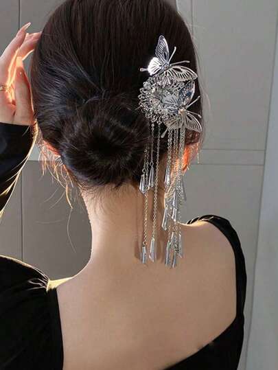 1个蝴蝶风铃流苏发夹，适合外出佩戴，可作发髻固定器、发型发夹、配饰