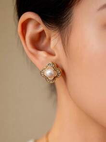 1 Pair Fashionable & Elegant Faux Pearl Flower Stud Earrings, Suitable For Daily Wear, Parties And Events - Earring - View 2