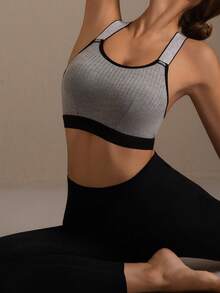 Runway Rest 1pc Women's Solid Color Comfortable Racerback Sports Bra - Grey - View 4