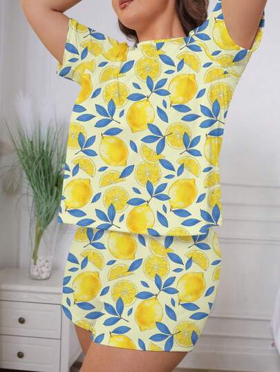 2 pièces Ensemble de pyjamas pour femmes avec base jaune clair, imprimé citron jaune et feuille bleue. Chemise pull confortable à manches courtes et col rond, et short ample à élastique. Stylé pour l'extérieur, toutes saisons et la maison.