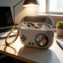 Pro 3 耳机保护套 | 复古游戏机硅胶套，防刮防震，灰色，卡通风格设计，套装包含清洁刷和登山扣 - 灰色的 - 查看 4