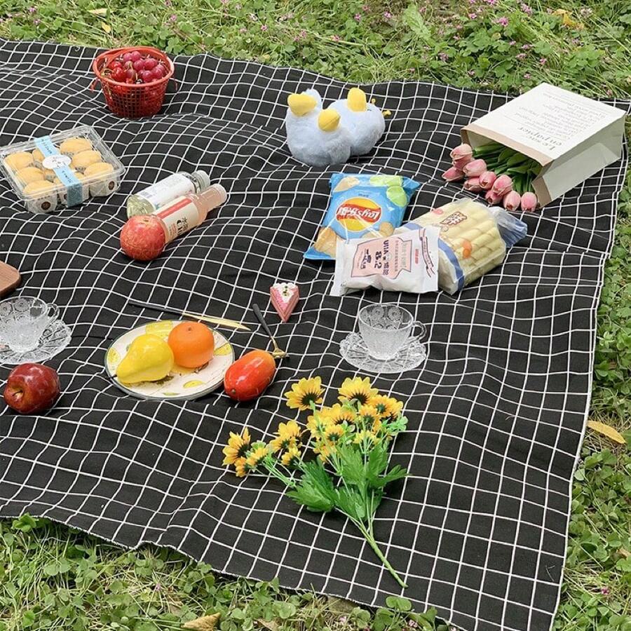 1 Outdoor Simple Checkered Picnic Mat, Lawn Outing Tablecloth, Moisture-Proof Cotton And Linen Picnic Mat - A - View 1
