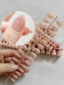 150片裸色亮面短杏仁形假指甲，易于粘贴且可重复使用，适合女性和女孩日常佩戴，也适用于万圣节、圣诞节、新年、情人节、复活节、母亲节等节日和派对。 - 杏色 - 查看 3