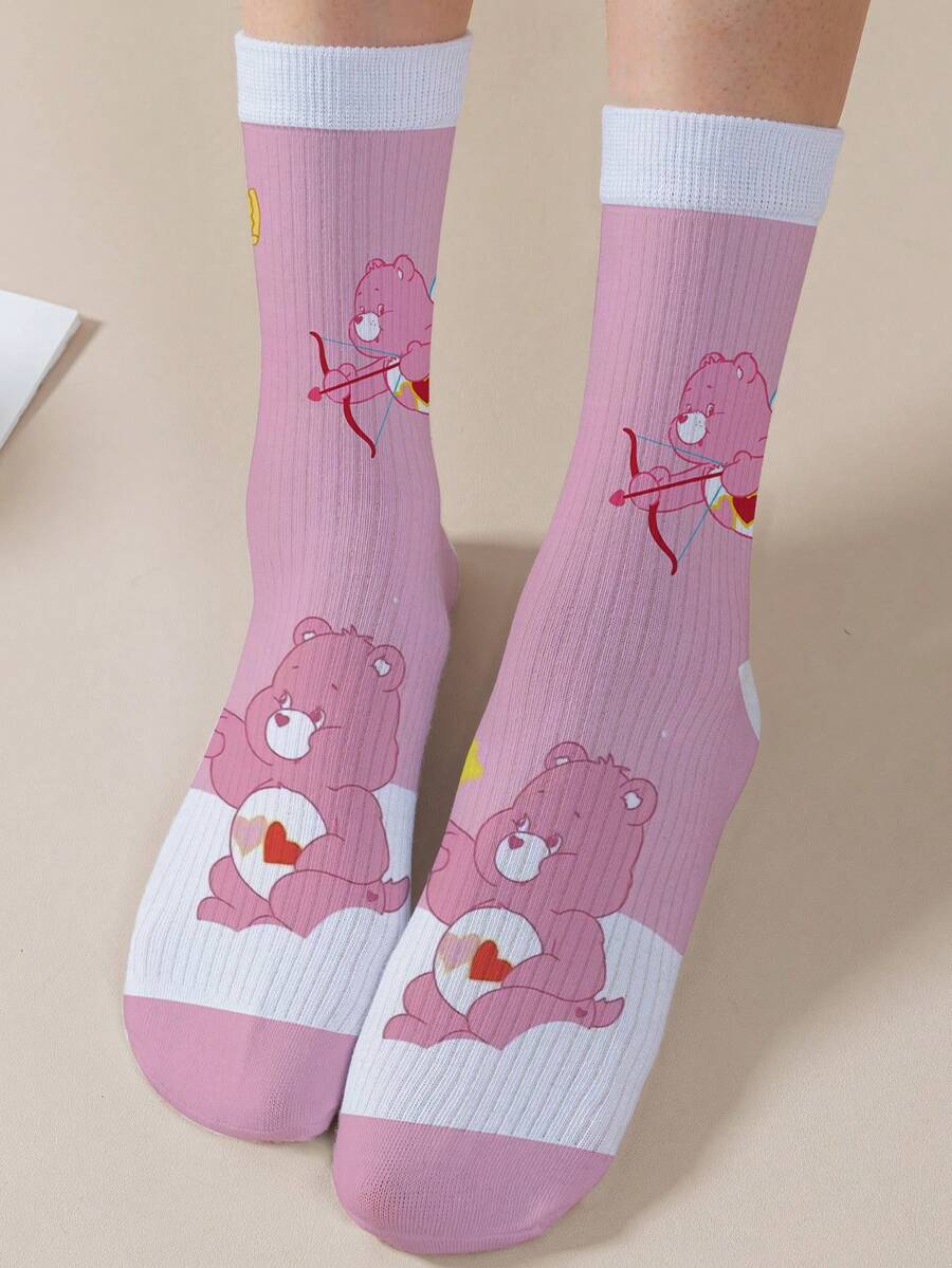 1 Paar personalisierte Damen-Socken mit Care Bears, 360 Grad Digitaldruck mit interessanten Designs wie Cheer Bär, Wish Bär, Herz Bär, Angel Bär, Grumpy Bär und anderen, moderner minimalistischer Stil, geeignet für den täglichen Gebrauch und als Geschenk zur Graduierung/zum Geburtstag - Verschiedenfarbig - Übersicht 1