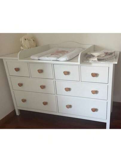 Los 6 piezas de color de madera son adecuados para estilos de hogar nórdicos, japoneses y otros sin pintura ni aceite de cera de madera, con un diseño de borde redondeado para evitar golpes y un agarre cómodo. El diseño de un solo orificio requiere solo un orificio en la puerta del gabinete para fijarlo sin residuos de formaldehído, adecuado para familias con niños.