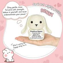 一只手工钩织的兔子虽然很小，却传递着巨大的节日希望信息：“我相信你！” 欢快的圣诞系列在整个节日期间传播热情、舒适和情感上的温暖。 - 彩色 - 查看 2