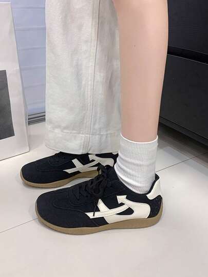 2026 Women's Outdoor Casual Sports Shoes, Metal Buckle Decor, Faux Leather Material, Lace-Up Design, Comfortable & Fashionable, New Arrival For Autumn