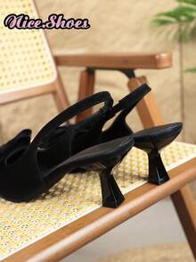 Giày sandal nữ mũi nhọn gót thấp kín mũi thời trang, thiết kế gợi cảm thanh lịch, phù hợp cho những dịp đặc biệt, thoải mái và bền bỉ cho các bữa tiệc hoặc sự kiện. - màu đen - Xem 8