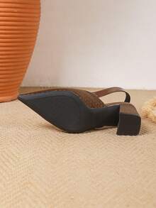 女士春夏鞋履：简约尖头鞋、优雅度假粗跟鞋、后系带凉鞋、穆勒凉鞋，适合夏季、毕业典礼、舞会、度假等场合，是夏季优雅鞋履的理想之选。 - 棕色 - 查看 4