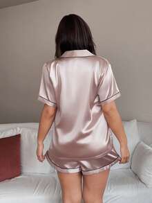 Dreamivo 女士优雅纯色短款真丝睡衣套装 - 短袖纽扣领上衣和裤子，柔软缎面睡衣，可机洗，可外穿 - 香檳色 - 查看 2