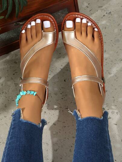 Tonåringars nya platta sandaler med ryggrem i glansigt läder, avslappnad semesterstil, lämpliga för daglig pendling, semesterutflykter, campuskläder, att umgås med vänner. Svarta platta sandaler, ljusgula platta sandaler