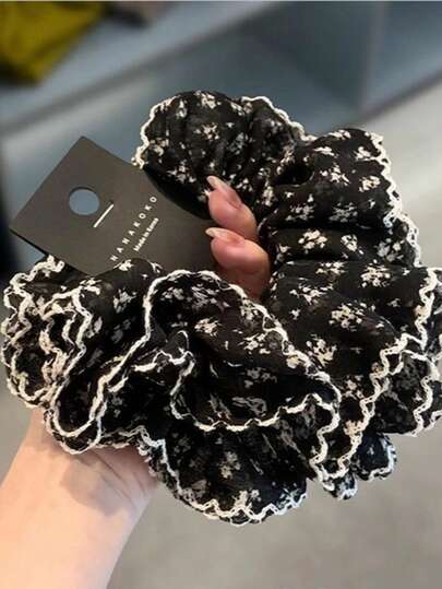 1pc Retro High-End Fashionable Black & White Ditsy Floral Korean Pleated Scrunchie Hair Tie With 4-Layer 3D Ruffle