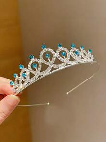 一款甜美的皇冠造型派对走秀礼服——送给女孩的完美礼物。 - 彩色 - 查看 7