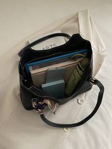 Retro Niche Design Casual Bag, Fashionable 2026 Spring Large Capacity Shoulder Bag, Personalized Tote Bag - Black - View 4