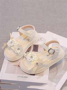 1 đôi dép xăng đan trẻ em màu be, thiết kế dễ thương và thời trang, đế có đệm massage, mềm mại, chống trơn trượt, thích hợp cho mùa xuân, hè, thu và đông. - Màu be - Xem 4