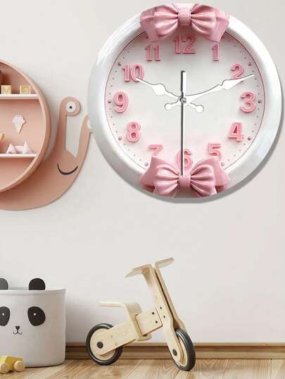 2D平面印刷，1个，粉色蝴蝶结主题木质圆形挂钟，农舍风格家居装饰，适用于厨房、卧室、办公室、生日、节日礼物，易于读取时间，无滴答声，不含电池，10/12英寸，2D平面